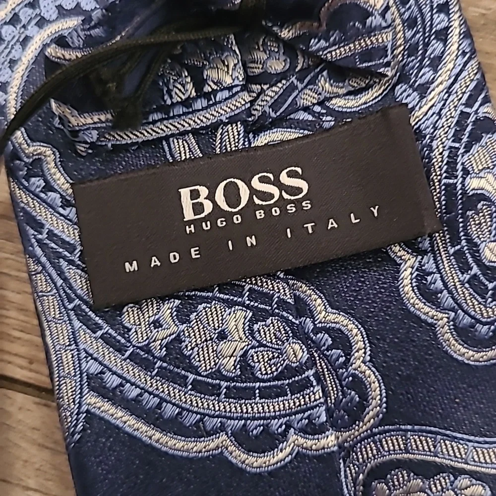 HUGO BOSS Italy Recent‎ Metallic Navy Silver Paisley Skinny Mens Silk Tie NEW